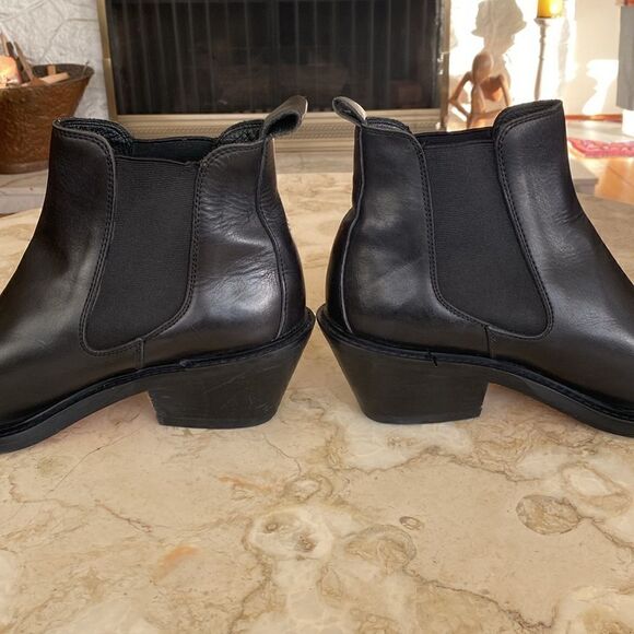 DKNY Black Leather Pointed Toe Cuban Heel Chelsea Boots Rare - Picture 4 of 14